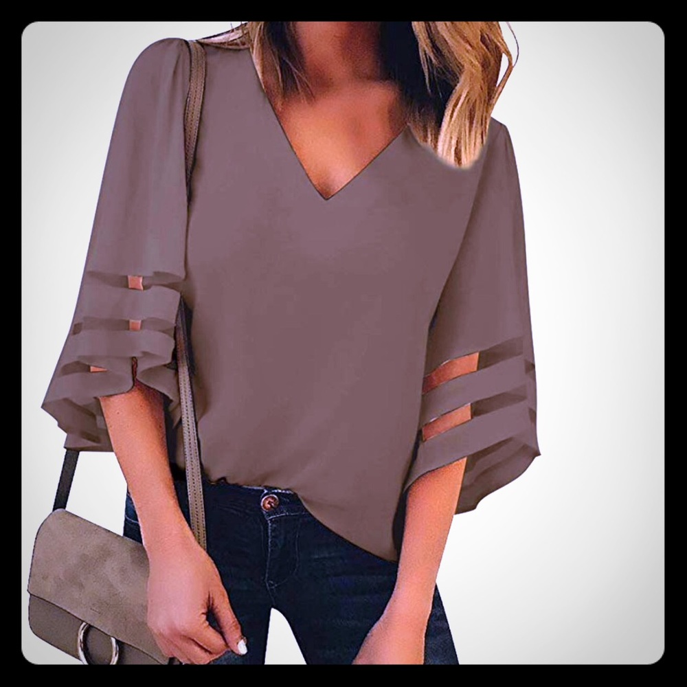 NWT Size M Sheer Peekaboo Sleeve Blouse